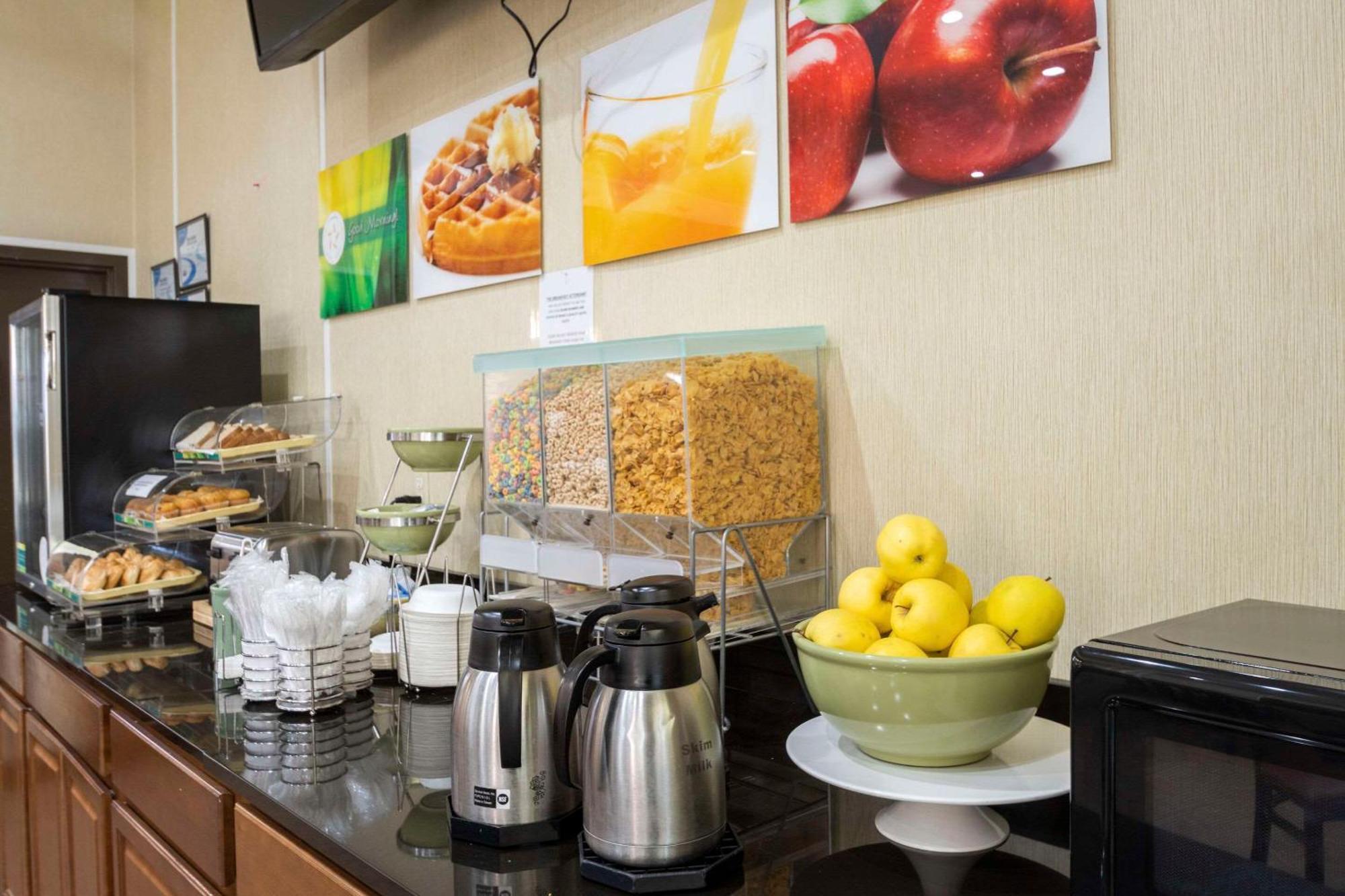 Quality Suites Hickory South Экстерьер фото