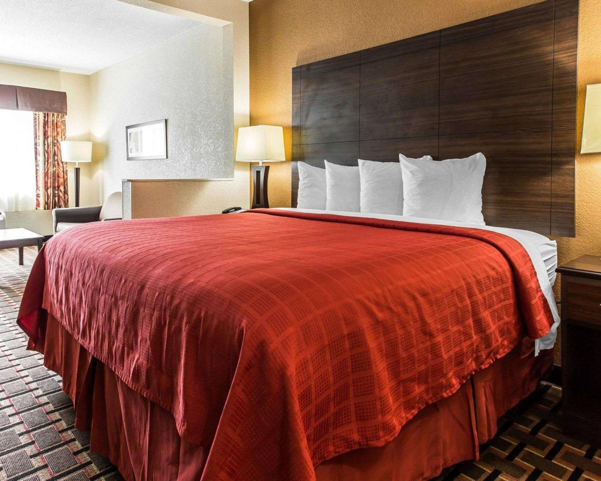 Quality Suites Hickory South Экстерьер фото