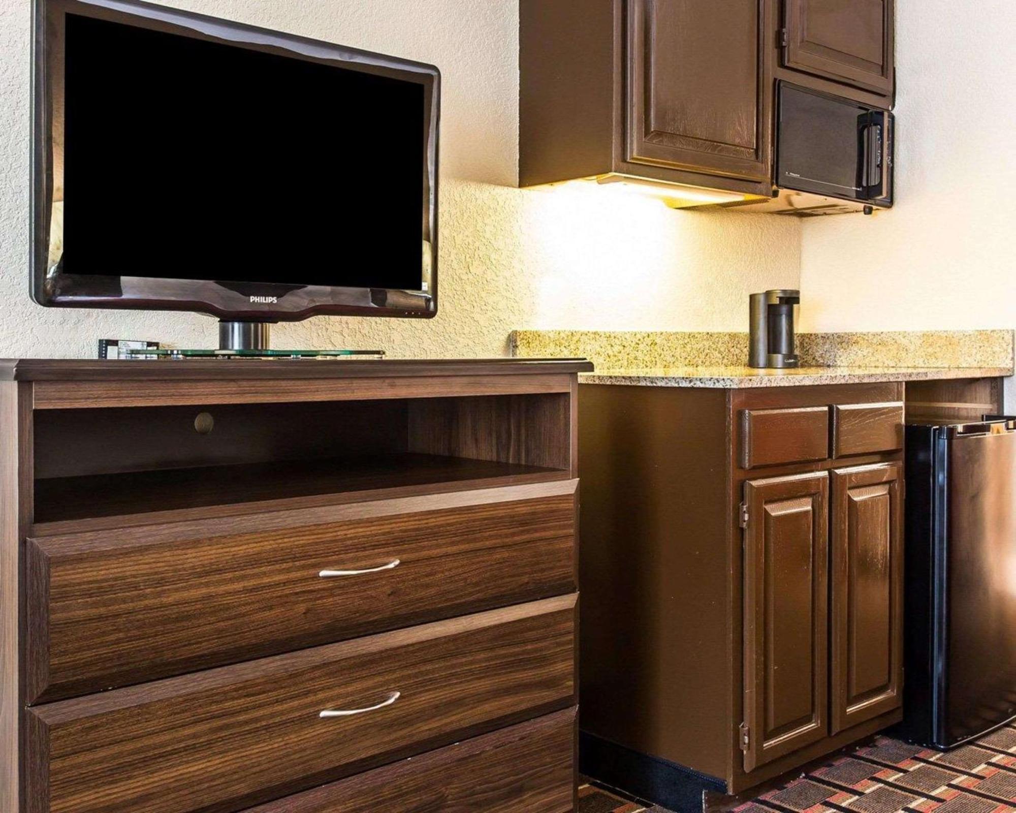 Quality Suites Hickory South Экстерьер фото