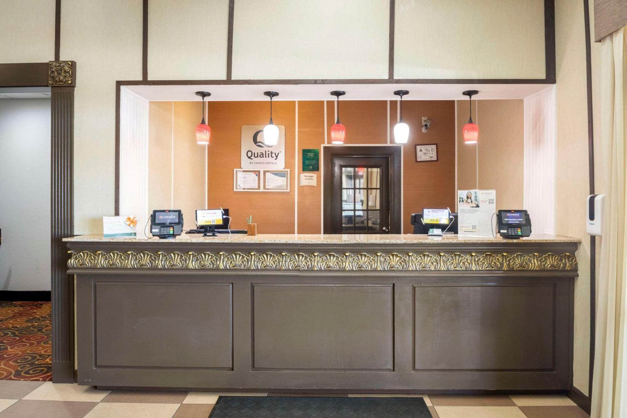 Quality Suites Hickory South Экстерьер фото