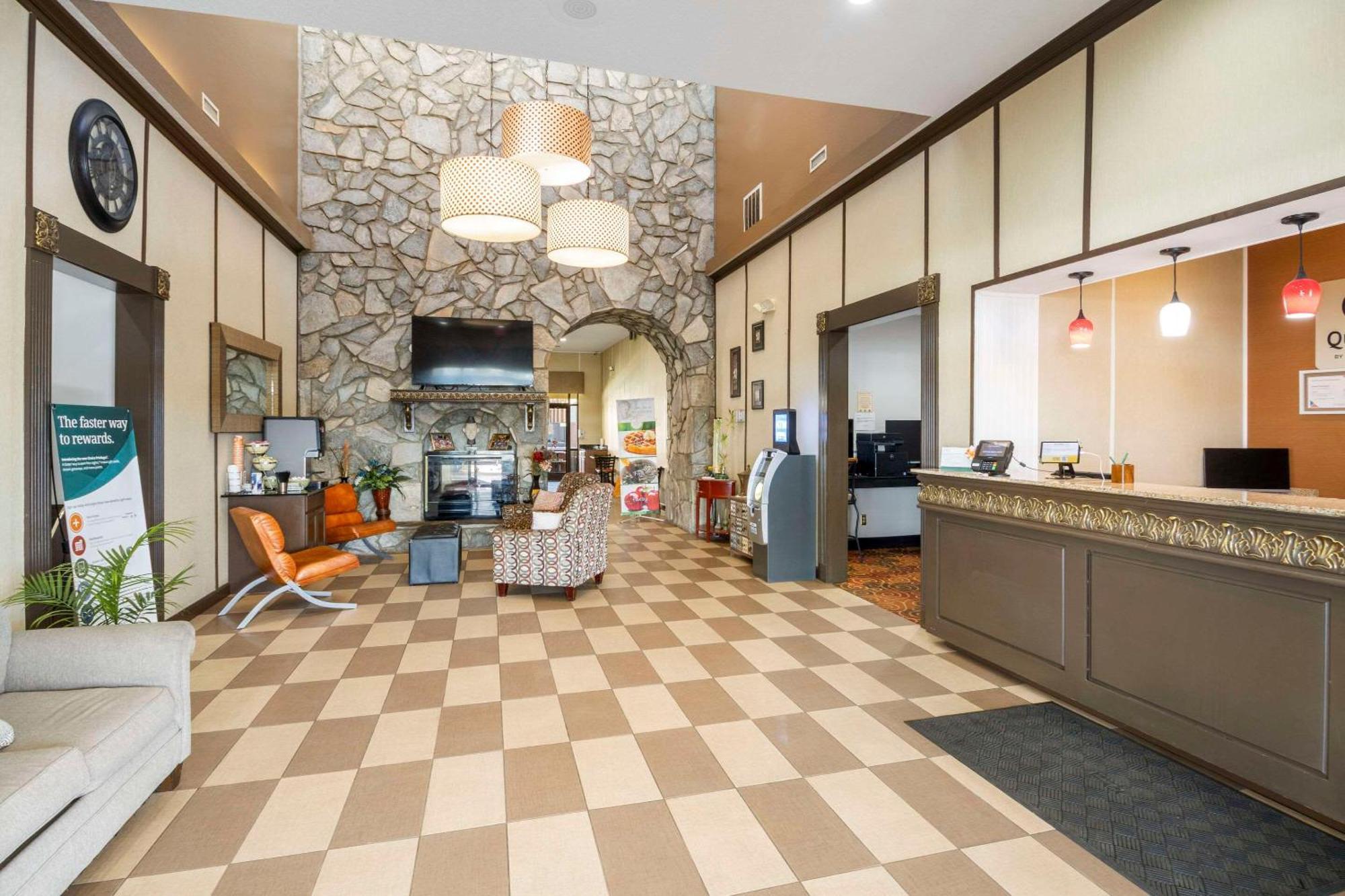 Quality Suites Hickory South Экстерьер фото