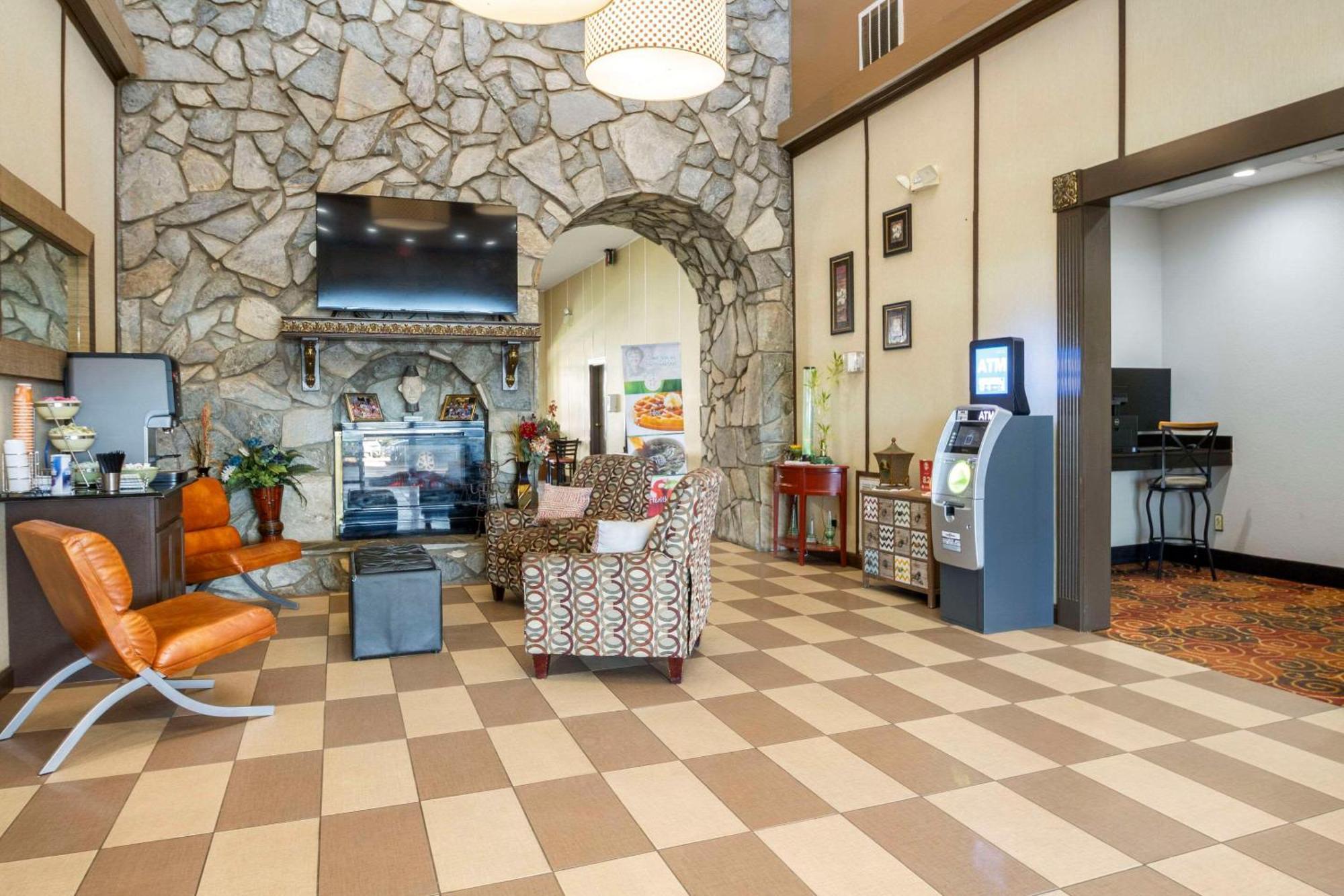 Quality Suites Hickory South Экстерьер фото