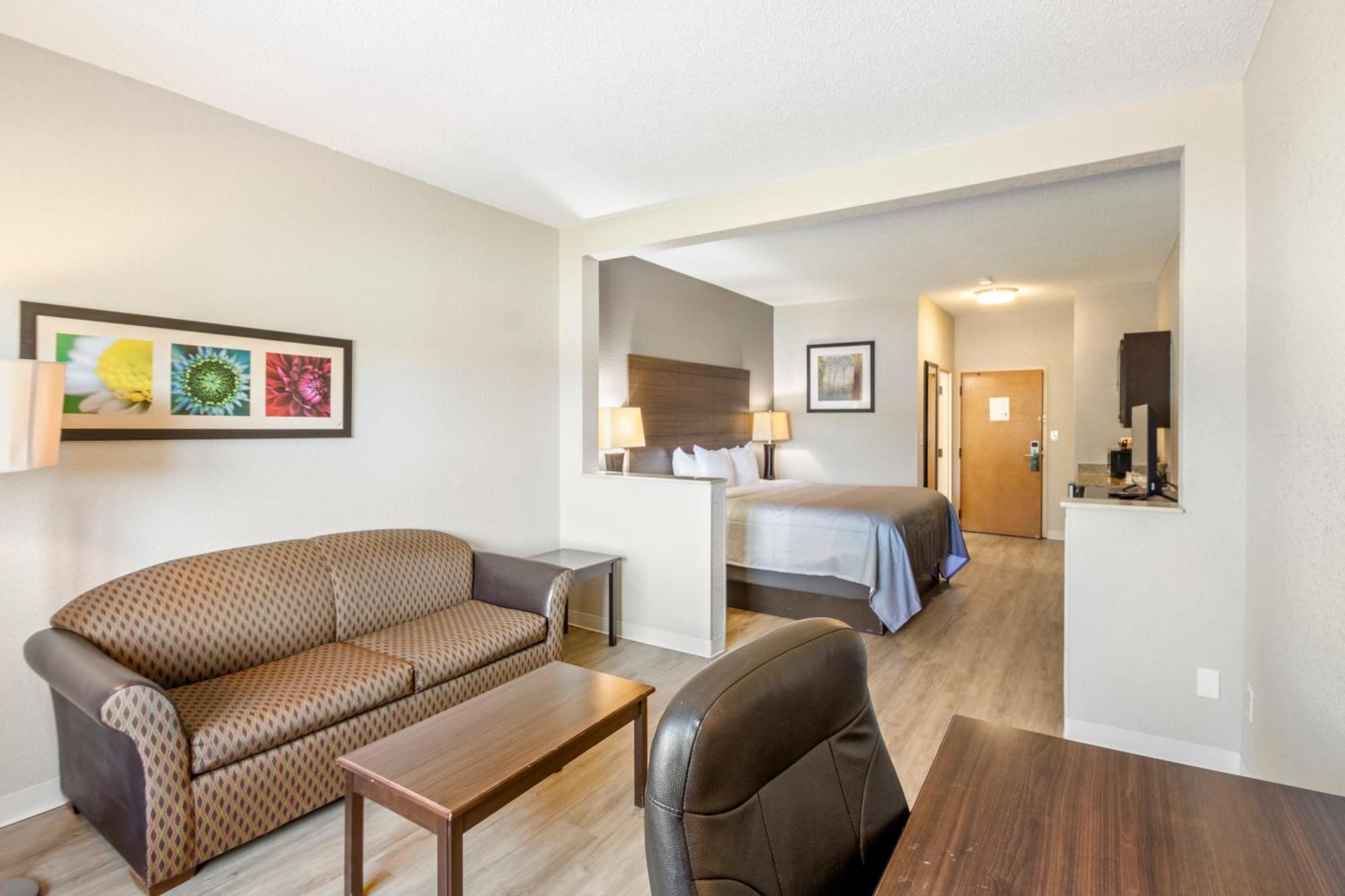 Quality Suites Hickory South Экстерьер фото