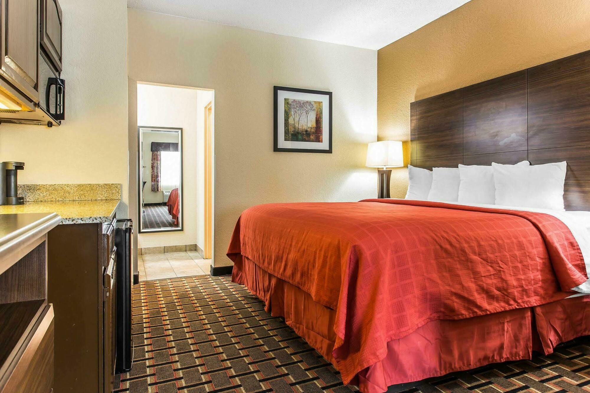 Quality Suites Hickory South Экстерьер фото